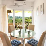 Lovely In With Wifi Apartament Sutivan